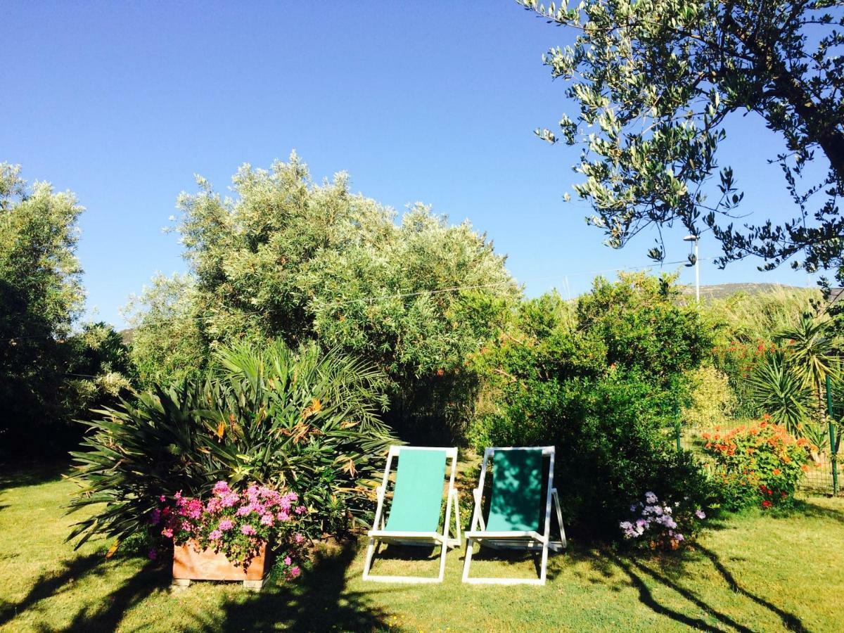 Casa Del Mirto Bianco Villa Chia Bagian luar foto