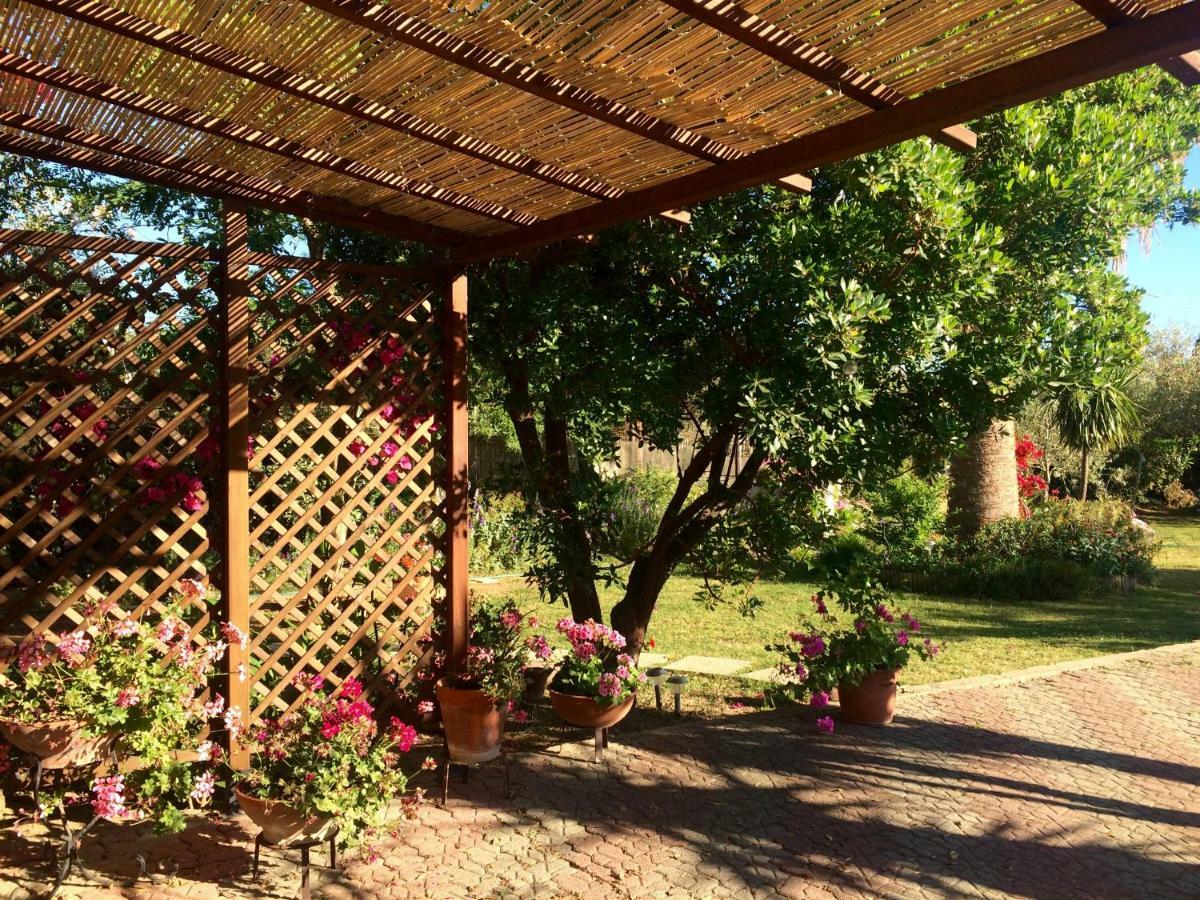Casa Del Mirto Bianco Villa Chia Bagian luar foto