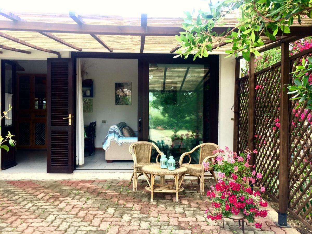 Casa Del Mirto Bianco Villa Chia Bagian luar foto