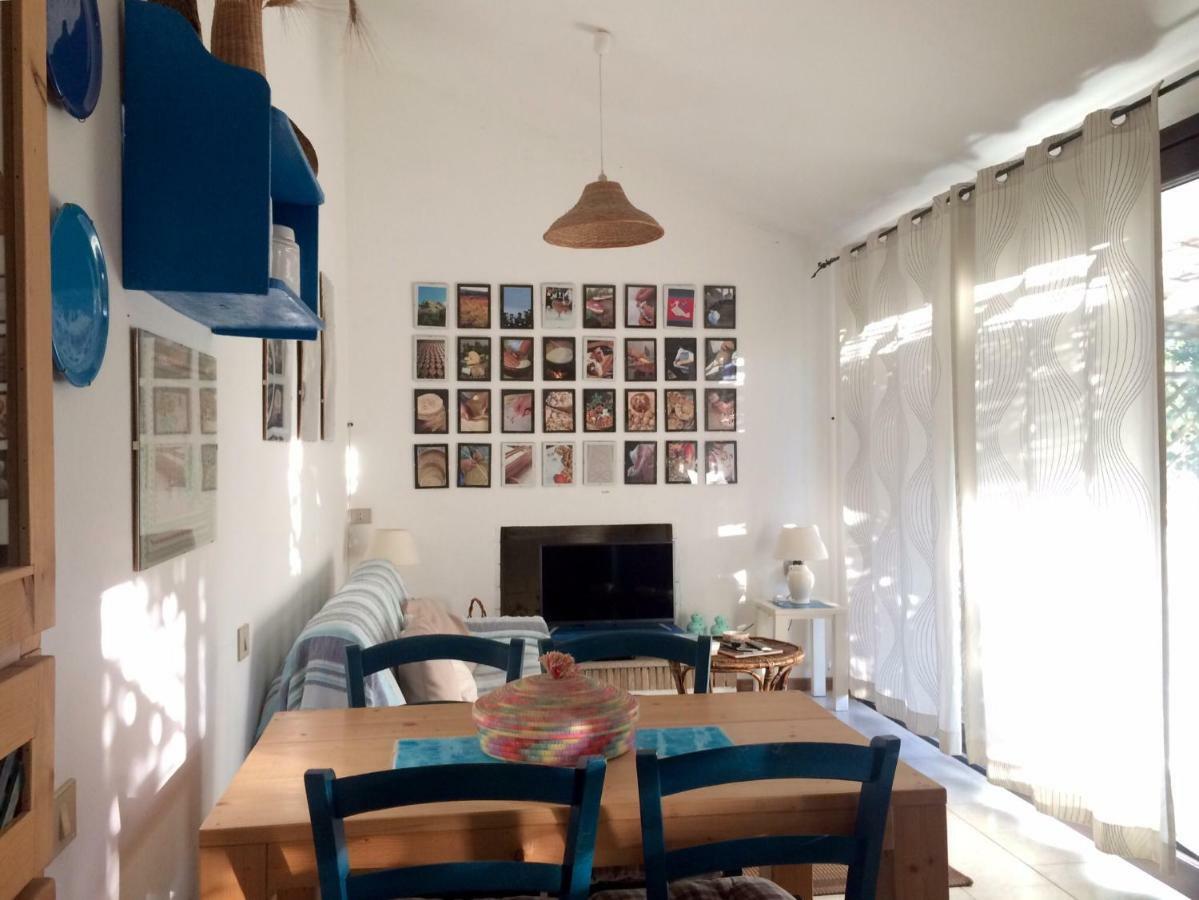 Casa Del Mirto Bianco Villa Chia Bagian luar foto